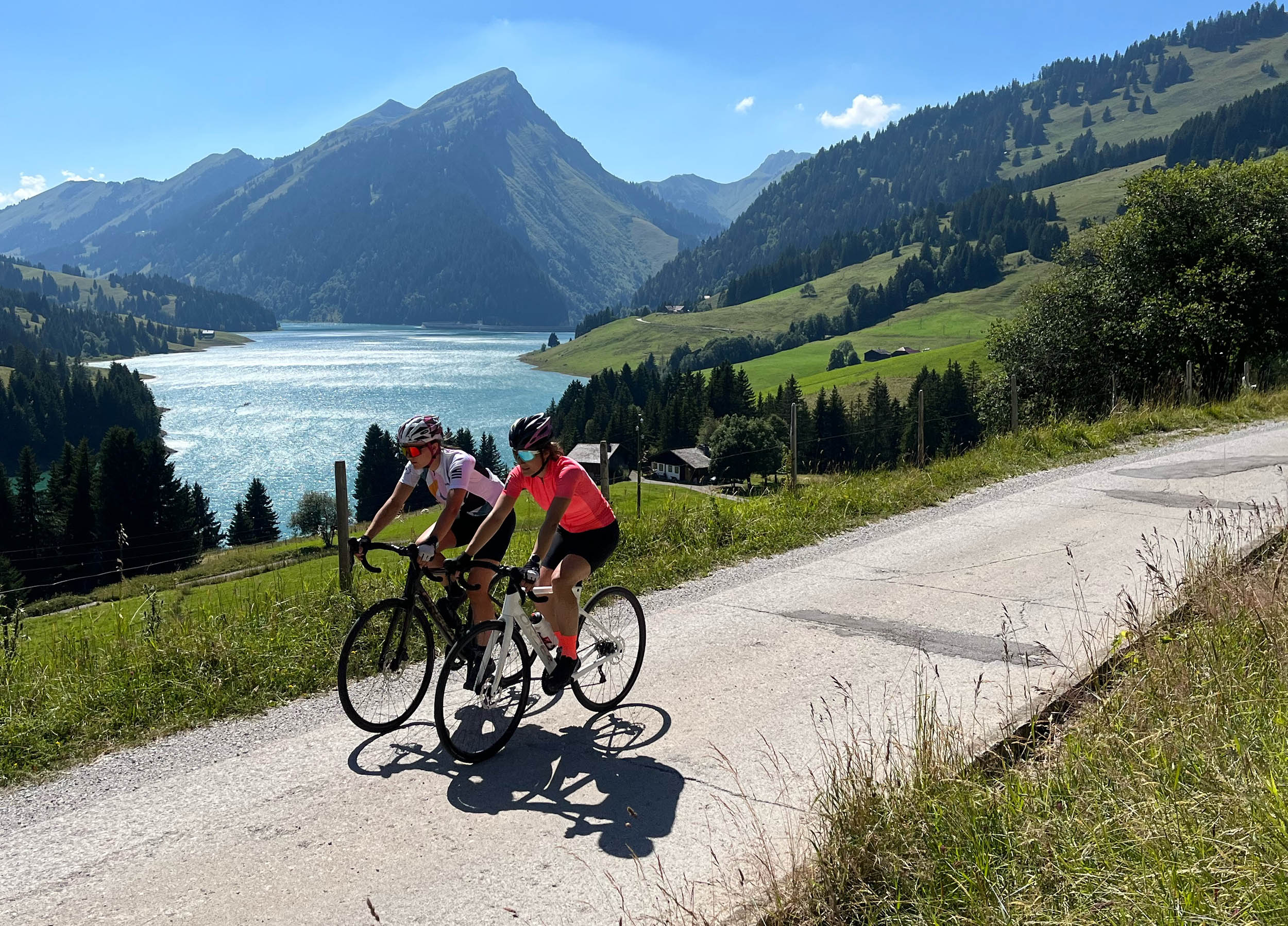 Rennradfahren Alpes Vaudoises © A Swiss With A Pulse