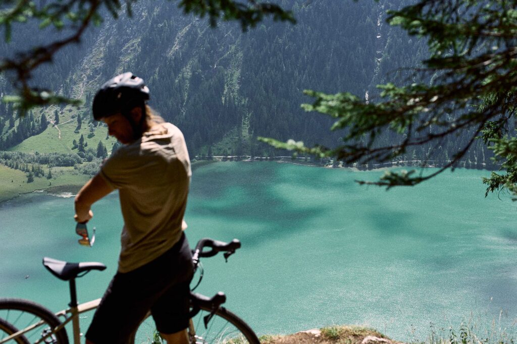 Am Ende belohnt das Tannheimer Tal mit Ausblicken auf türkisblaue Seen © Tirol Werbung / Olaf Unverzart